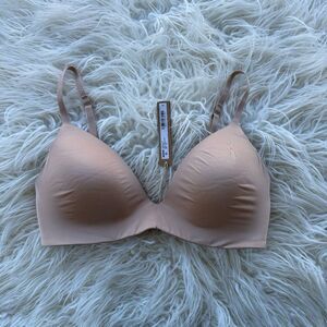 Skims Wireless Form T-shirt Bra Clay Size 32D